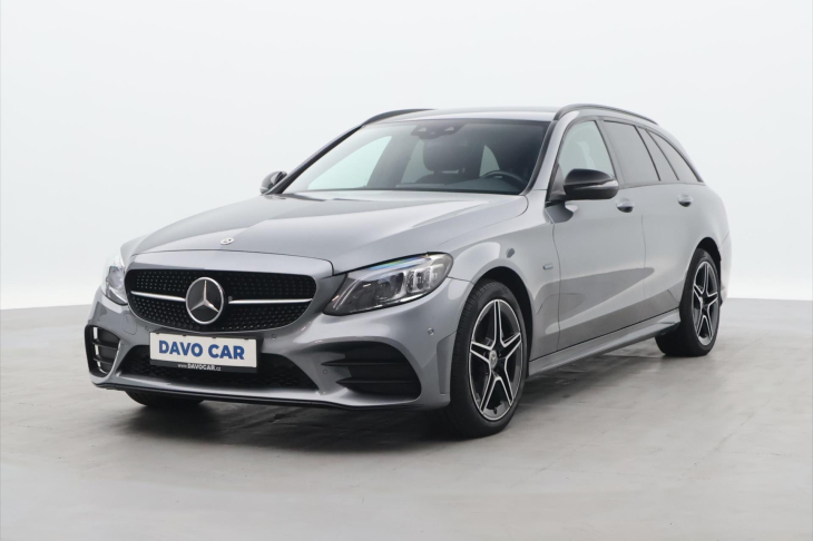 Mercedes-Benz Třídy C 2,0 300de 143kW AMG Night LED