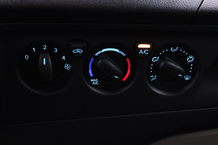 Ford Tourneo Custom 2,0 TDCI 125KW 8-Míst Long DPH