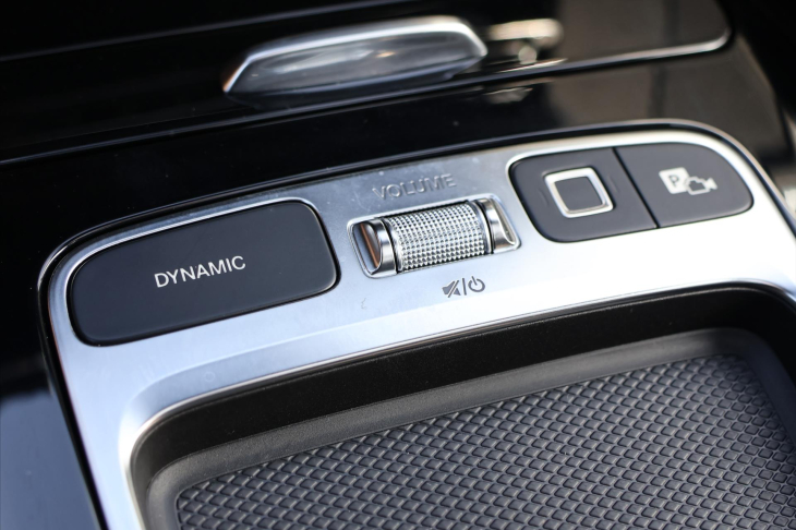 Mercedes-Benz GLB 2,0 200d 4Matic AMG Panorama