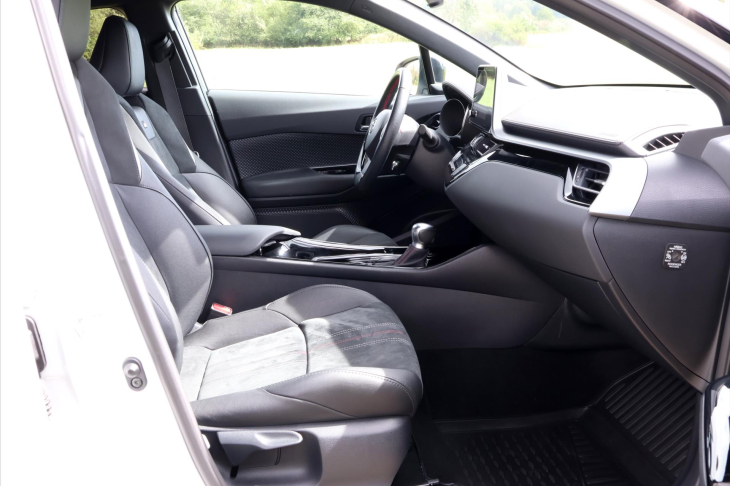 Toyota C-HR 2,0 Hybrid 112kW GR Sport CZ