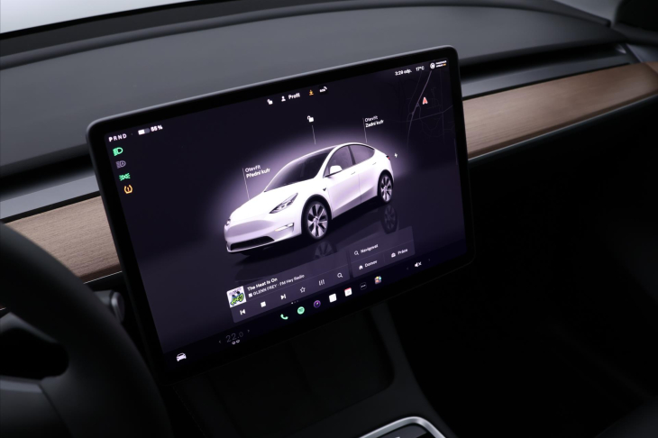 Tesla Model Y Long Range AWD DPH 1.Maj.