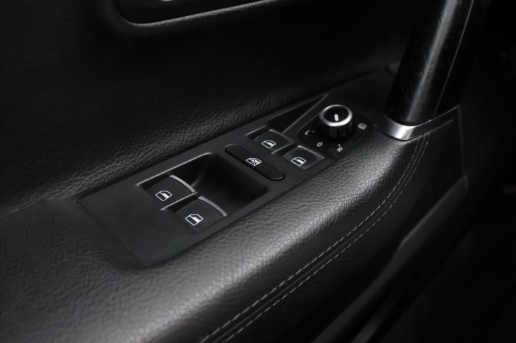 Volkswagen CC 2.0 TDI 103kW DSG Xenon CZ