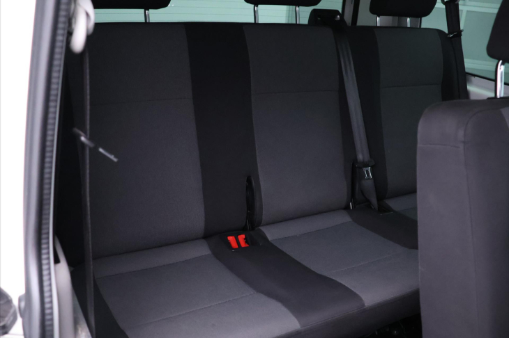 Volkswagen Transporter 2,0 TDI 110kW CZ 9-Míst Tažné