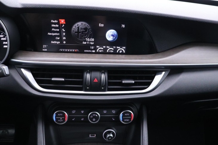 Alfa Romeo Stelvio 2,0 TBi 148kW Aut. Q4 Super