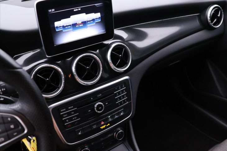 Mercedes-Benz CLA 1,5 180d Automat CZ Tempomat