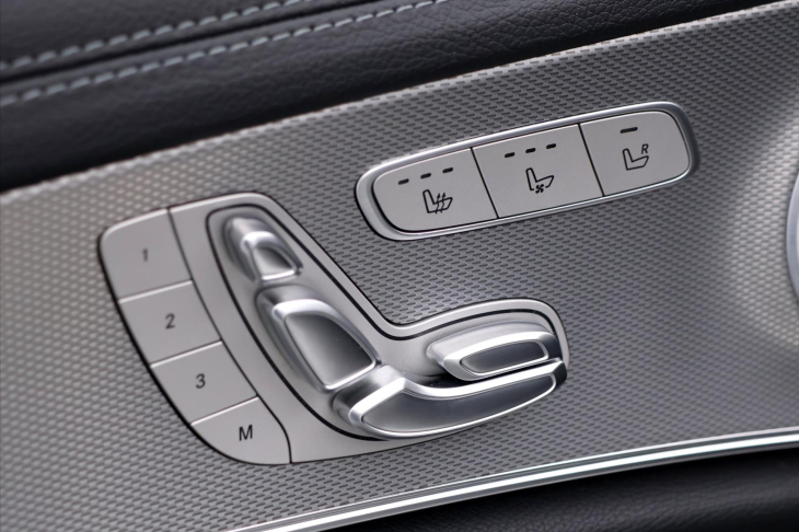 Mercedes-Benz Třídy E 2,9 400D 250kW AMG Softclose