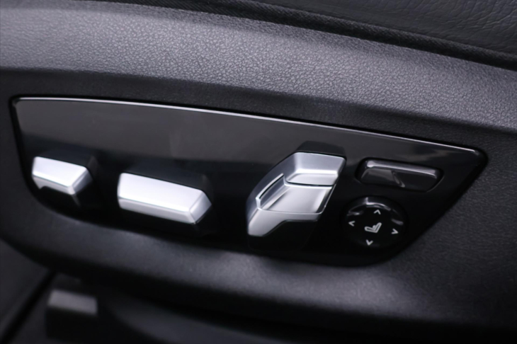 BMW Řada 5 4,4 M550i xDrive 390kW