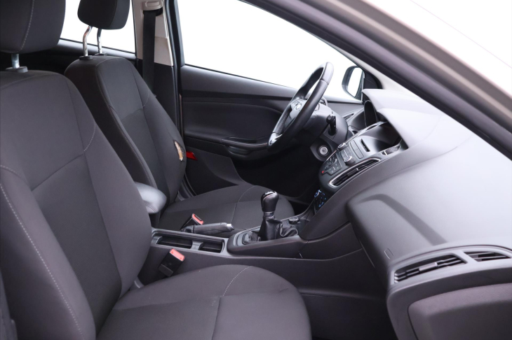 Ford Focus 1,6 16V 77kW CZ Klima 2.Maj