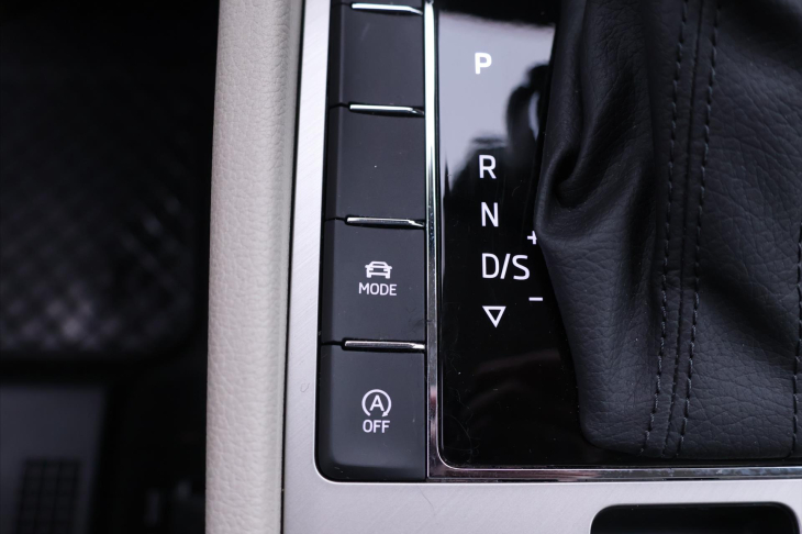Škoda Superb 2,0 TDI DSG L&K LED  DPH CZ