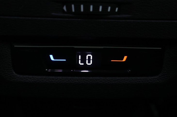 Volkswagen Touran 2,0 TDI DSG Highline 7Míst DPH