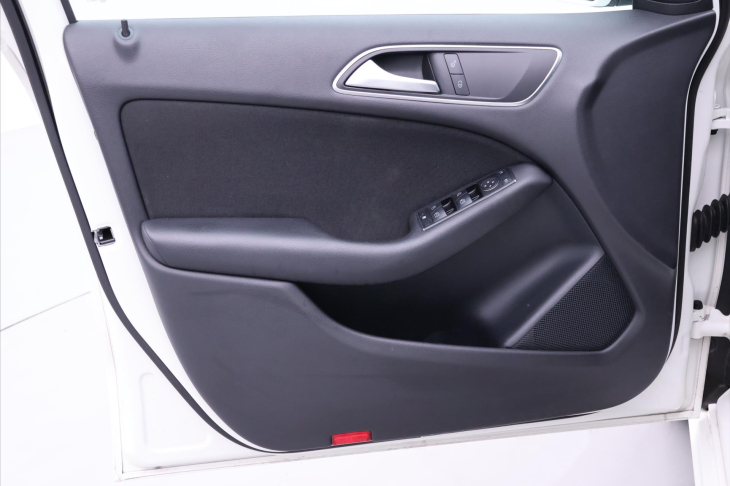 Mercedes-Benz Třídy B 1,6 180 90kW Xenon, Serv.kn.