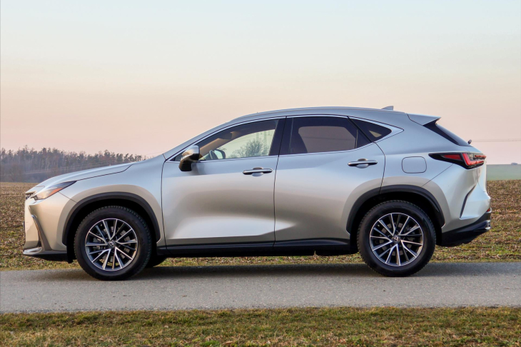 Lexus NX 450h plus 2,5 4×4 E-FOUR Executive