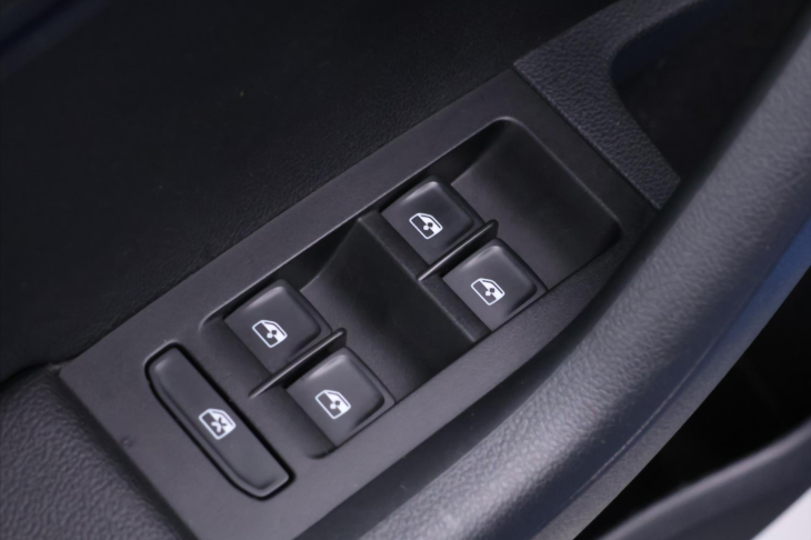 Škoda Octavia 1,6 TDI 85kW Style Tempomat