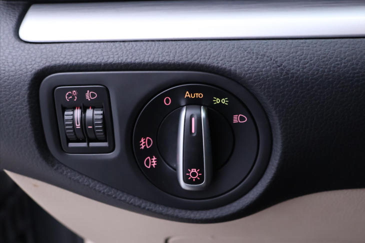 Volkswagen Sharan 2,0 TDI 100kW Highline Navi