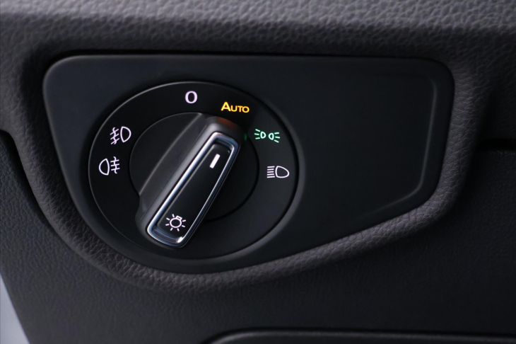 Volkswagen Touran 2,0 TDI 110kW DSG 1.Maj DPH