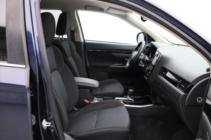 Mitsubishi Outlander 2,0 INTENSE MIVEC 110kW CVT 2WD