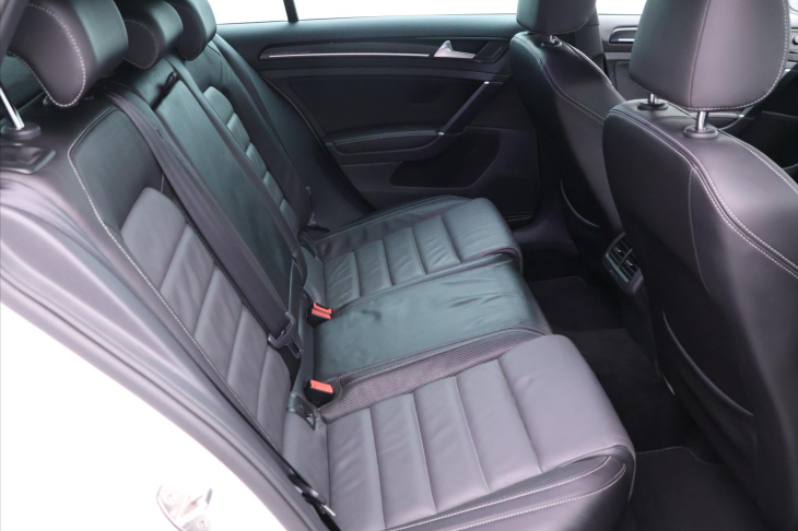 Volkswagen Golf 2,0 TSI R 221kW DSG 4Motion