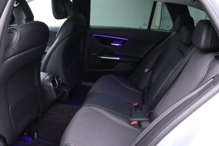 Mercedes-Benz Třídy C 1,5 200 150KW LED Navi