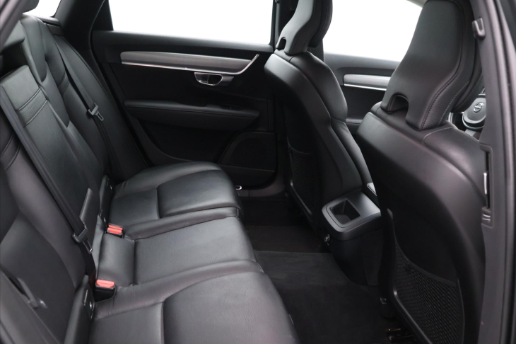 Volvo V90 2,0 T5 184kW Momentum CZ DPH