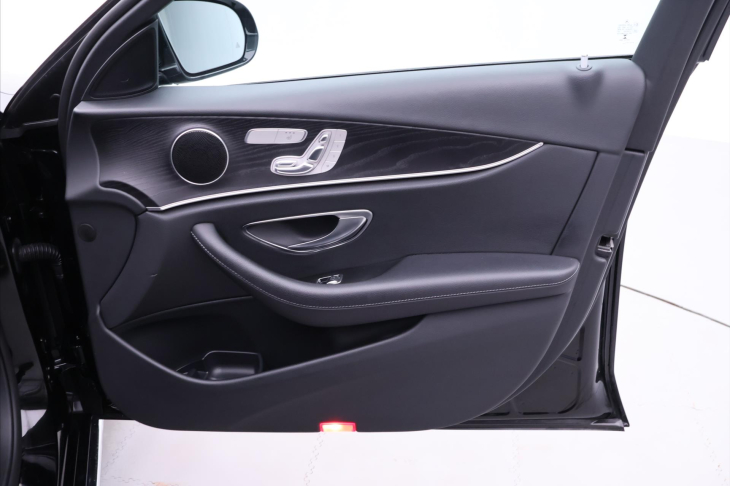 Mercedes-Benz Třídy E 2,0 220D  143kW 4MATIC  AUT