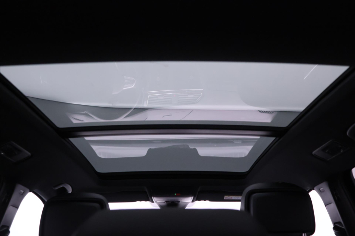 Volkswagen Tiguan Allspace 2,0 TSI DSG 4M R-Line 7Míst DPH