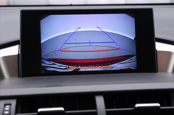 Lexus NX 300h 2,5 145kW Aut. 4WD Luxury DPH