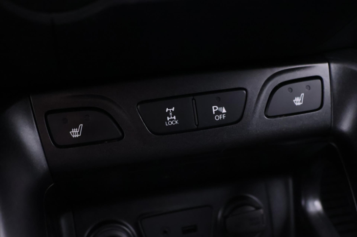 Hyundai ix35 2,0 CRDI 100kW Trikolor 4x4 CZ