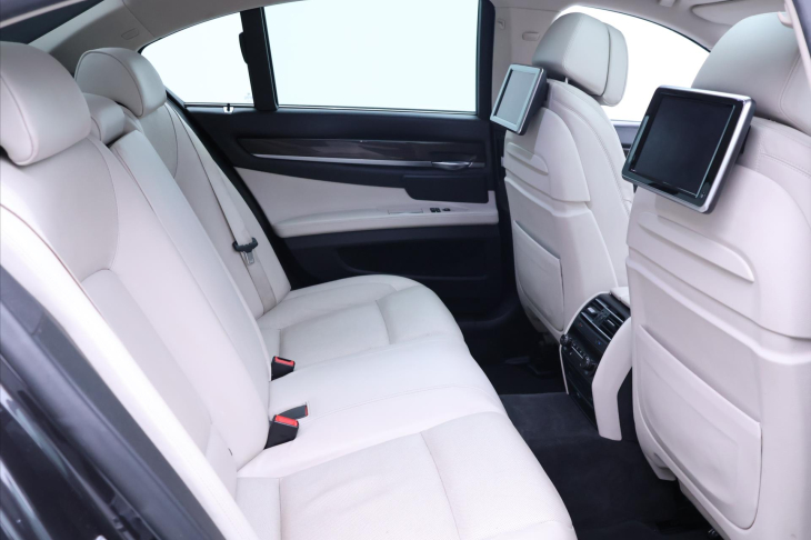 BMW Řada 7 3,0 190kW Xdrive ALU Kůže Šíbr