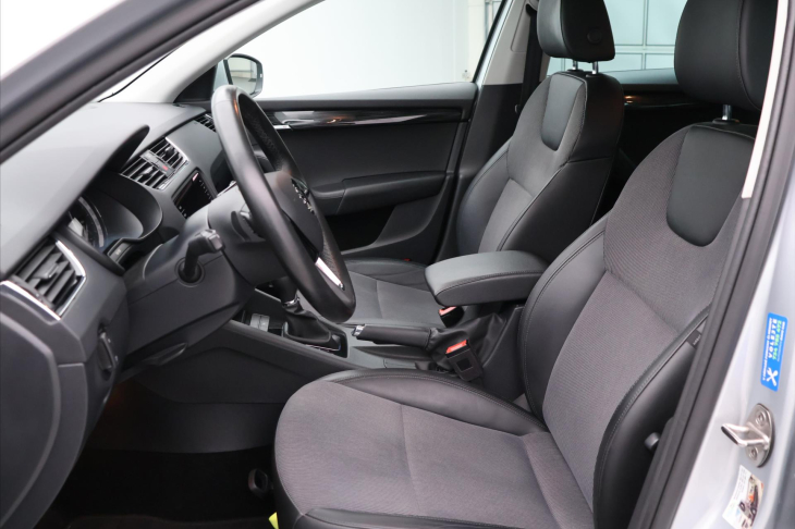 Škoda Octavia 2,0 TDI 110kW DSG Style Kůže