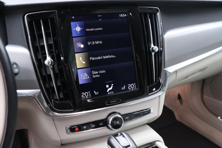 Volvo V90 2,0 D4 140kW Drive-E Momentum Aut.