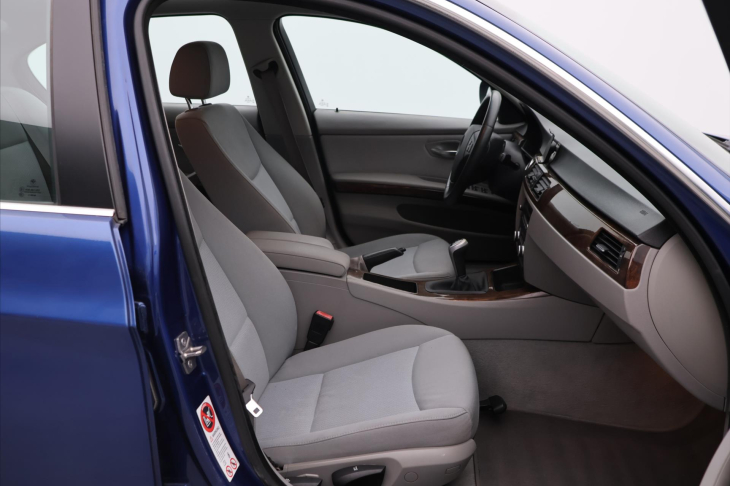 BMW Řada 3 3.0 325i 160kW Aut.klima