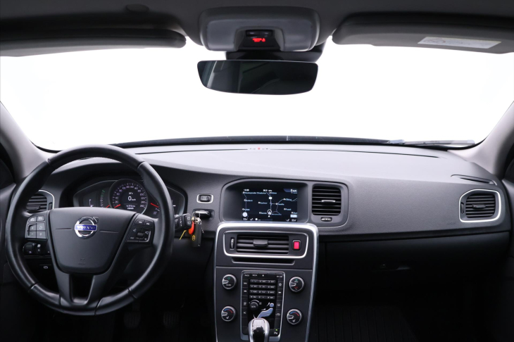 Volvo V60 2,0 D3 110kW Momentum