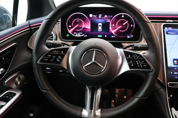 Mercedes-Benz EQE 300 180kW ZÁRUKA