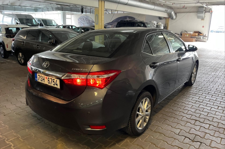 Toyota Corolla 1,6 VVT-i CVT CZ Ser.kniha
