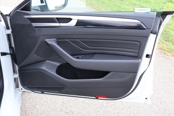 Volkswagen Arteon 2,0 TSI 206 kW R-line DSG DPH CZ