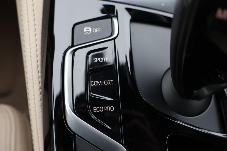 BMW Řada 5 3,0 540d 235kW xDrive M DPH