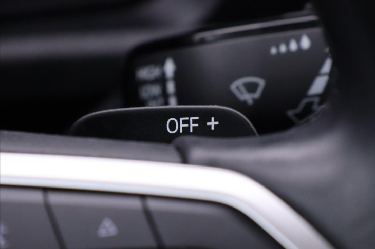 Volkswagen Caddy 2,0 TDI DSG Maxi Navi LED DPH