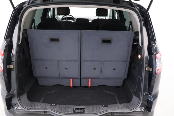 Ford S-MAX 2,0 TDCI 103KW 7 MÍST KLIMA