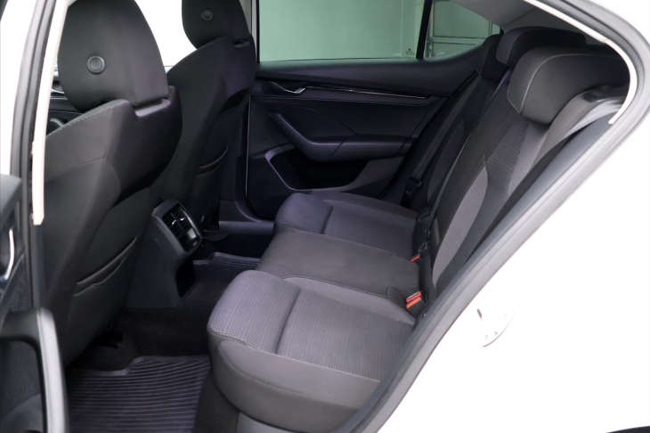 Škoda Octavia 1,0 TSI 81kW Ambition CZ DPH