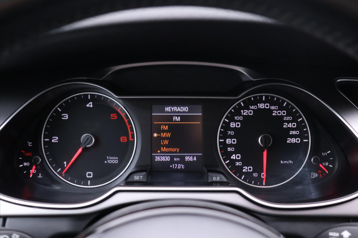 Audi A4 2,0 TDI 100kW Tažné Tempomat