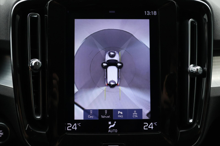 Volvo XC40 2,0 T4 Drive-E Momentum AWD CZ