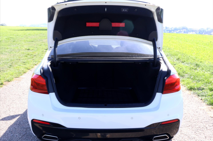 BMW Řada 5 3,0 530d 195kW xDrive CZ