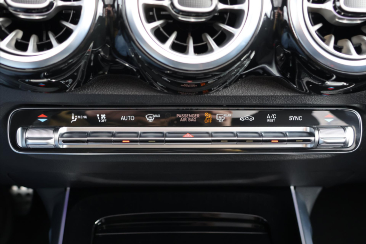 Mercedes-Benz GLB 2,0 200d 4MATIC AMG Premium +