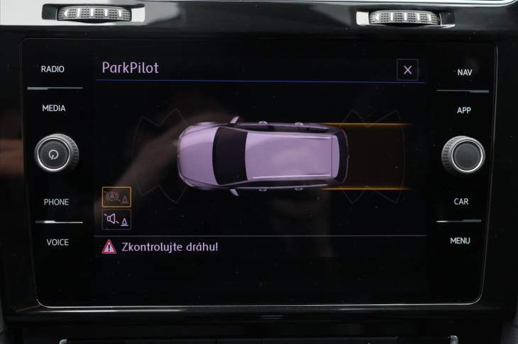 Volkswagen Golf 2.0 TDI 110kW DSG LED Join Tažné