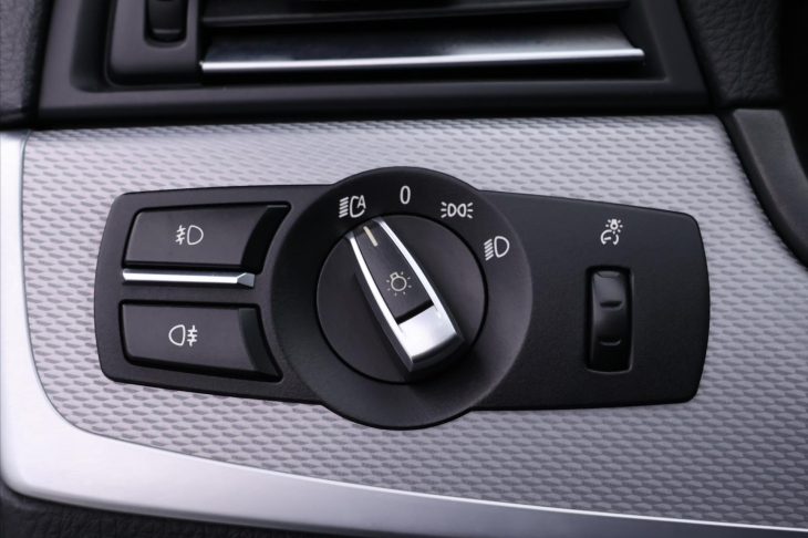 BMW Řada 5 2,0 520d 135kwPanorama Navi