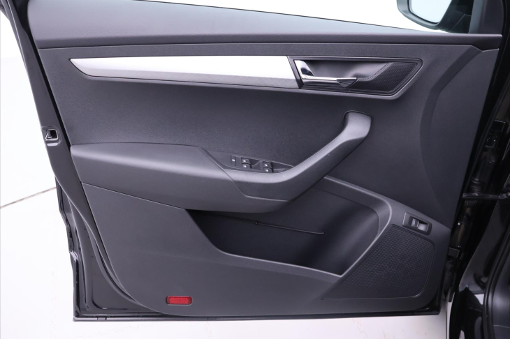 Škoda Karoq 2,0 TDI 85 kW DSG DPH Ambition