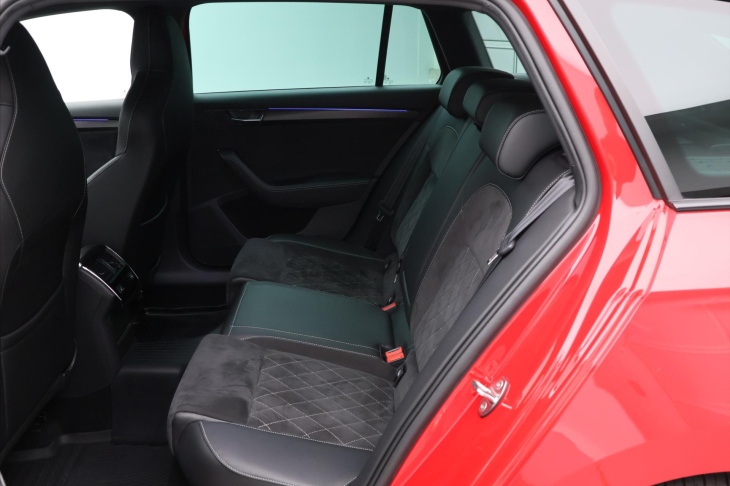 Škoda Superb 2,0 TDI 140kW Sportline 4x4