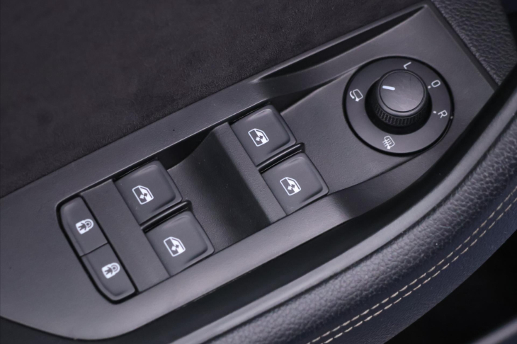 Škoda Superb 2,0 TDI DSG Sportline CZ 1.Maj