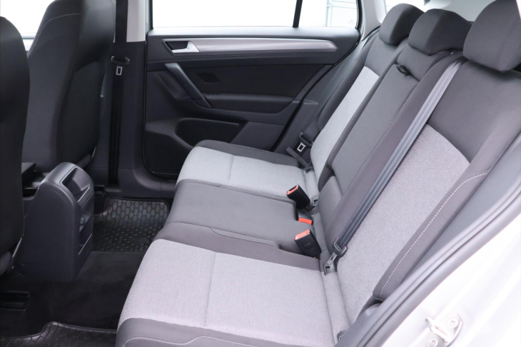 Volkswagen Golf Sportsvan 1,6 TDI 81kW Aut.klima Tažné