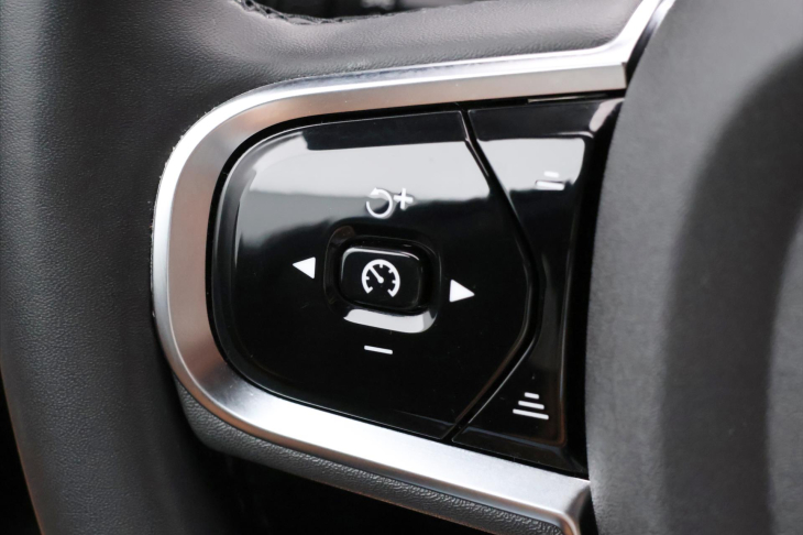 Volvo XC90 2,0 B5 173kW AWD Plus Bright CZ DPH